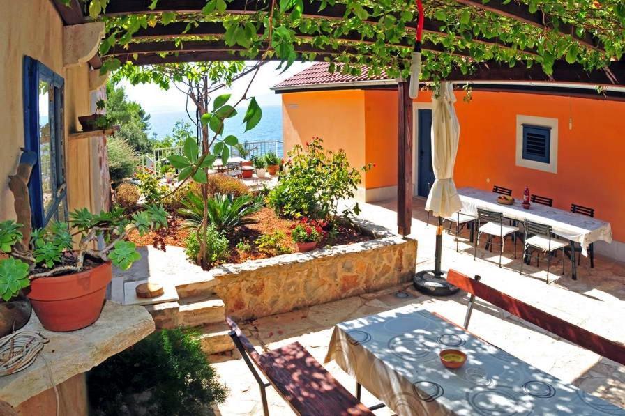 Seaside Secluded Apartments Cove Tvrdni Dolac, Hvar - 4008 Gdinj Bagian luar foto