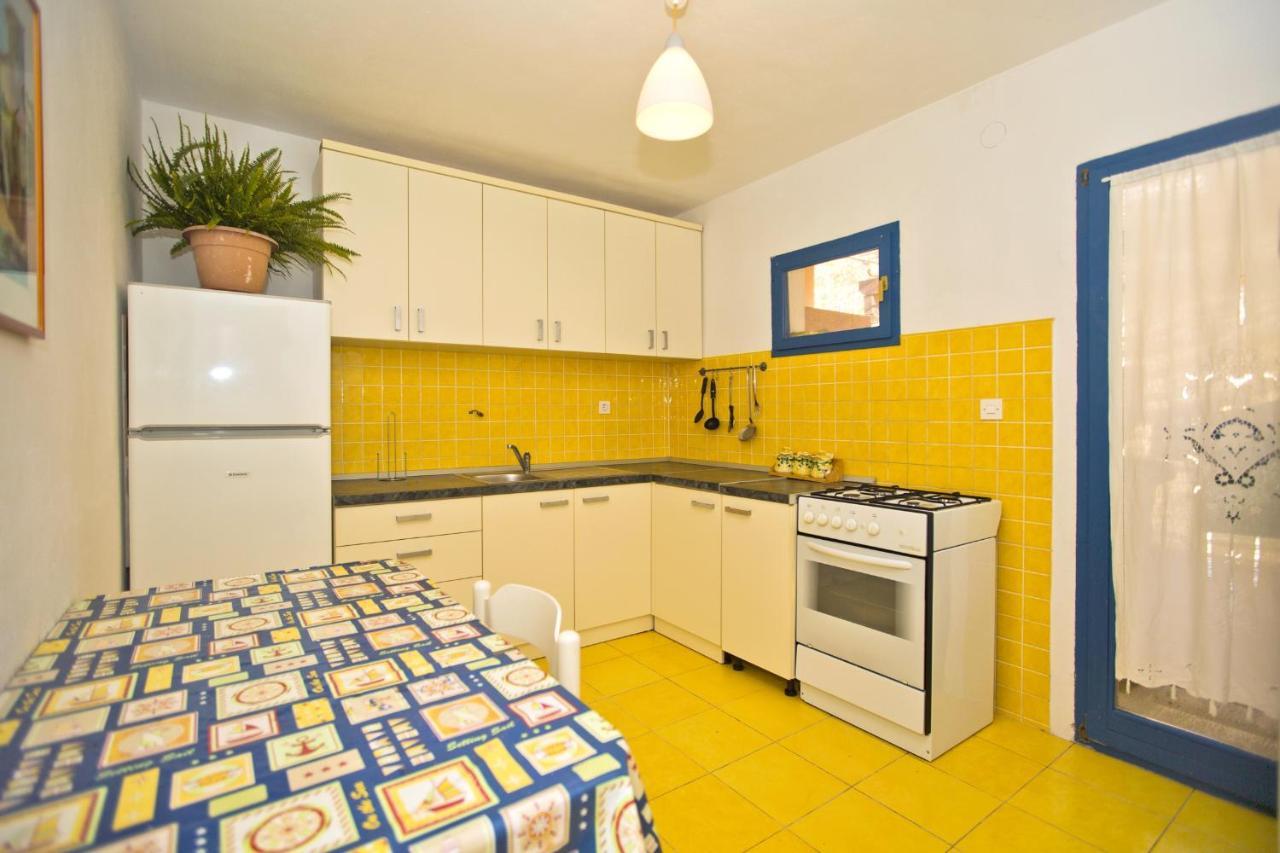 Seaside Secluded Apartments Cove Tvrdni Dolac, Hvar - 4008 Gdinj Bagian luar foto