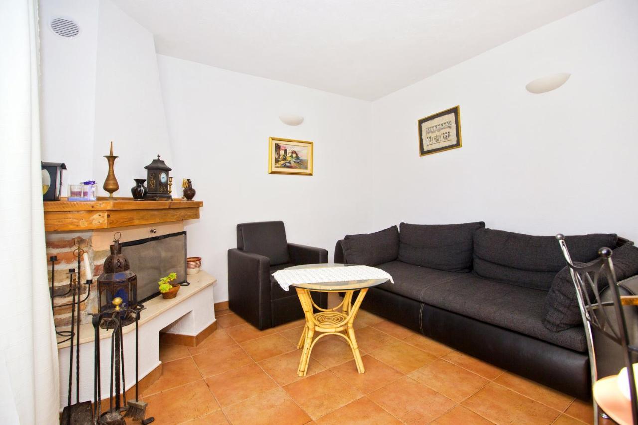 Seaside Secluded Apartments Cove Tvrdni Dolac, Hvar - 4008 Gdinj Bagian luar foto